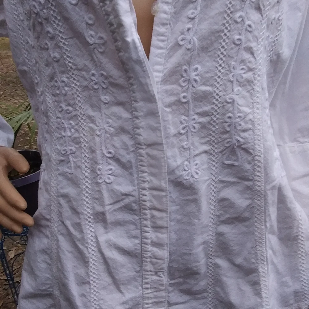 NWOT "Caamano" white button down designer top - Picture 3 of 8